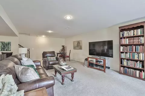 521 Meadowcrest Rd, Cincinnati, OH 45231 photo 37