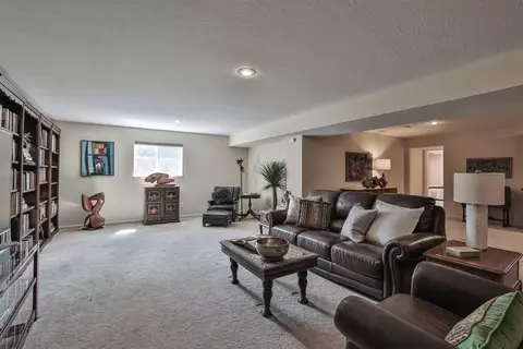 521 Meadowcrest Rd, Cincinnati, OH 45231 photo 25