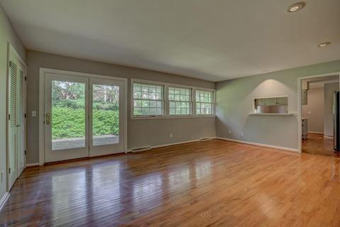 10303 Lochcrest Dr, Cincinnati, OH 45231 photo 4