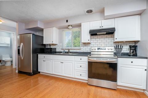 6817 Golfway Dr, Cincinnati, OH 45239 photo 4
