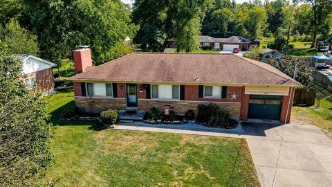 561 Robert A Taft Dr, Cincinnati, OH 45244 photo 2