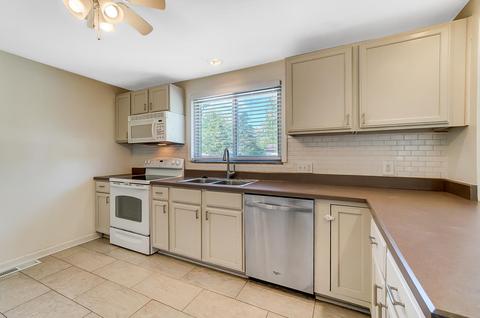 561 Robert A Taft Dr, Cincinnati, OH 45244 photo 20