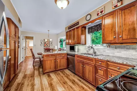 2002 Beechcroft Ct, Cincinnati, OH 45233 photo 13