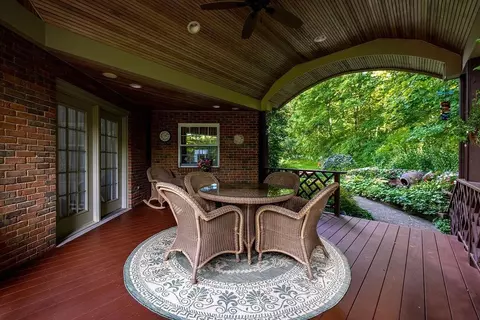 2002 Beechcroft Ct, Cincinnati, OH 45233 photo 4