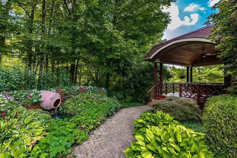 2002 Beechcroft Ct, Cincinnati, OH 45233 photo 38