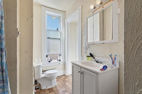 1036 Seton, Cincinnati, OH 45205 photo 14
