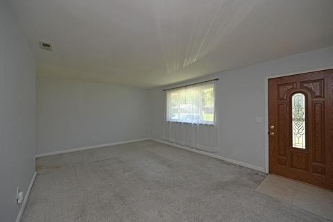 592 Mercury Dr, Cincinnati, OH 45244 photo 5