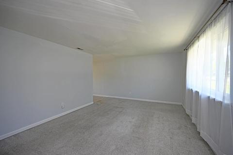 592 Mercury Dr, Cincinnati, OH 45244 photo 4