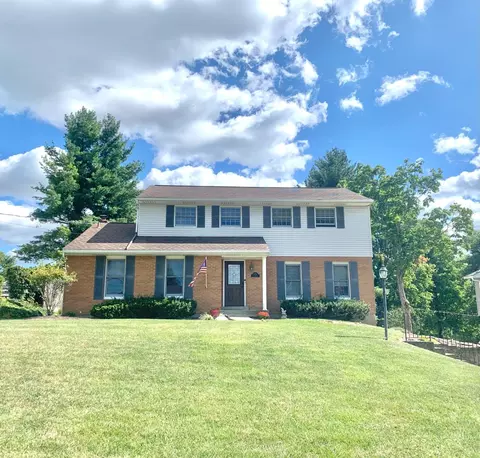 5756 Farlook Dr, Cincinnati, OH 45247 photo 1