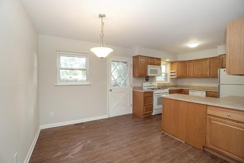 11390 Framingham Dr, Forest Park, OH 45240 photo 4