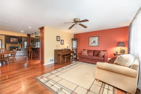 17 Hadley Rd, Greenhills, OH 45218 photo 2