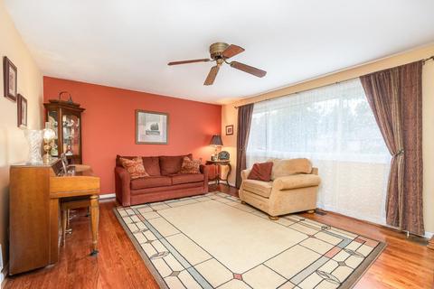 17 Hadley Rd, Greenhills, OH 45218 photo 4