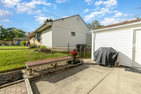 17 Hadley Rd, Greenhills, OH 45218 photo 32