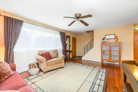 17 Hadley Rd, Greenhills, OH 45218 photo 3