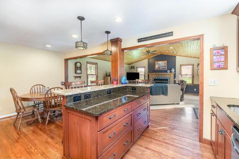 17 Hadley Rd, Greenhills, OH 45218 photo 8