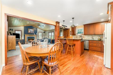17 Hadley Rd, Greenhills, OH 45218 photo 5