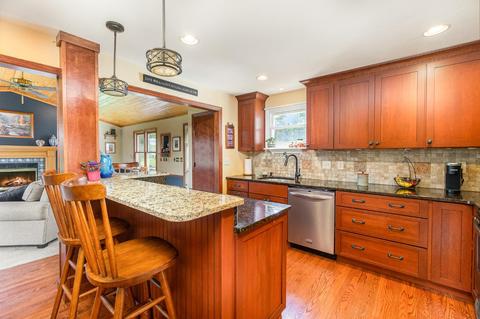 17 Hadley Rd, Greenhills, OH 45218 photo 6