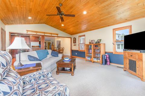 17 Hadley Rd, Greenhills, OH 45218 photo 11