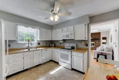 7933 Oak Leaf Cir, West Chester, OH 45241 photo 9