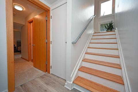 1024 Hatch St, Cincinnati, OH 45202 photo 5