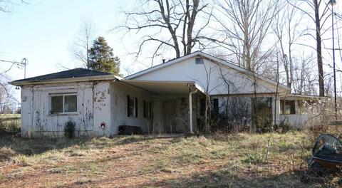 831 Locust Corner Rd, Cincinnati, OH 45245 photo 1