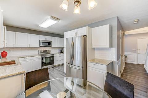 10490 Springrun Dr, Cincinnati, OH 45231 photo 4