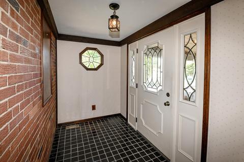 615 Marview Ter, Cincinnati, OH 45231 photo 3