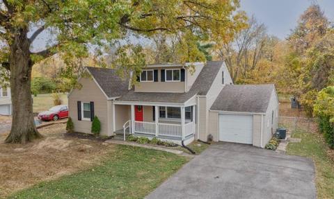 585 Hamblin Dr, Cincinnati, OH 45255 photo 2