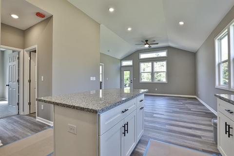 3384 Forestview Gdns, Cincinnati, OH 45211 photo 10
