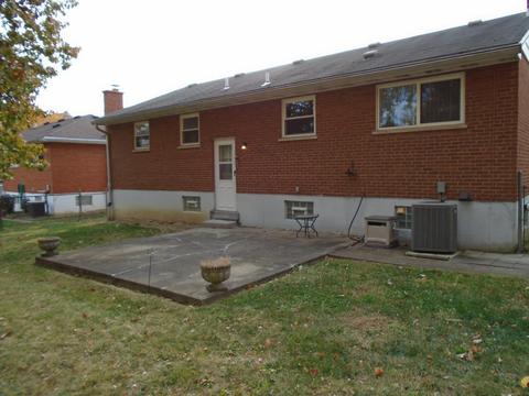 1056 Pelican Dr, Cincinnati, OH 45231 photo 16