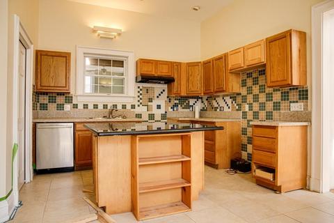 2249 Loth St, Cincinnati, OH 45219 photo 9