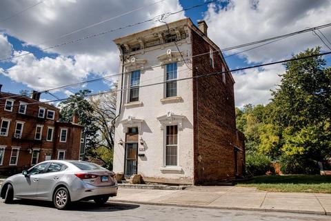 2249 Loth St, Cincinnati, OH 45219 photo 2
