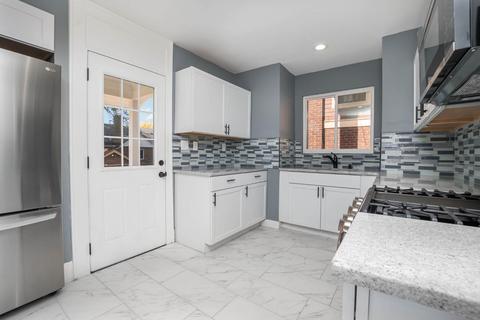 4909 Corinth Ave, Cincinnati, OH 45237 photo 9
