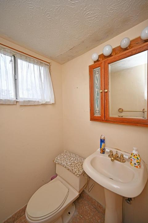 908 Holyoke Dr, Cincinnati, OH 45240 photo 25