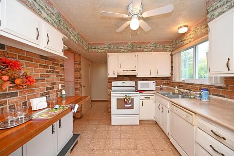 908 Holyoke Dr, Cincinnati, OH 45240 photo 12