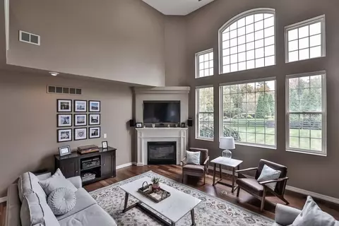 10090 Thoroughbred Ln, Cincinnati, OH 45231 photo 8