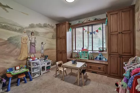 10090 Thoroughbred Ln, Cincinnati, OH 45231 photo 16