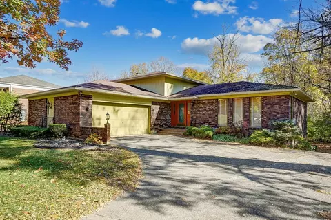 6704 Devonwood Dr, Cincinnati, OH 45224 photo 2