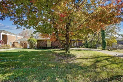 6704 Devonwood Dr, Cincinnati, OH 45224 photo 3