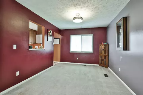 692 Woodthrush Dr, Cincinnati, OH 45244 photo 9