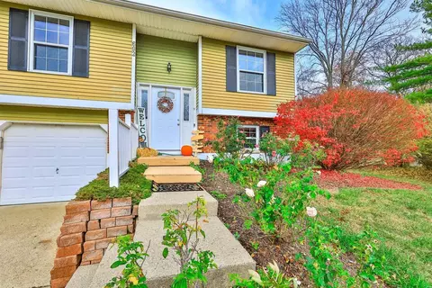 692 Woodthrush Dr, Cincinnati, OH 45244 photo 3