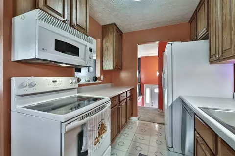 692 Woodthrush Dr, Cincinnati, OH 45244 photo 11
