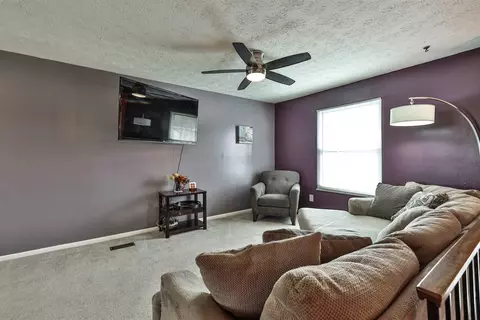 692 Woodthrush Dr, Cincinnati, OH 45244 photo 6