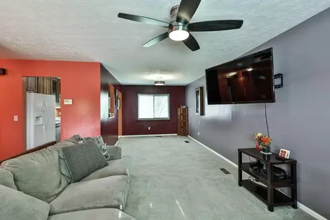 692 Woodthrush Dr, Cincinnati, OH 45244 photo 8