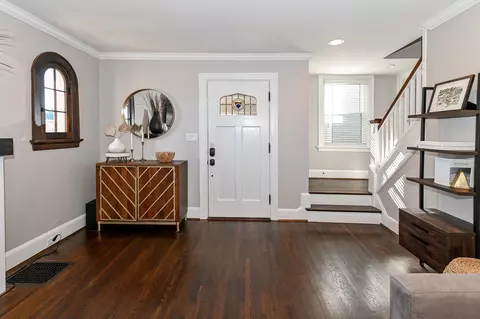 20 Arcadia Pl, Cincinnati, OH 45208 photo 2