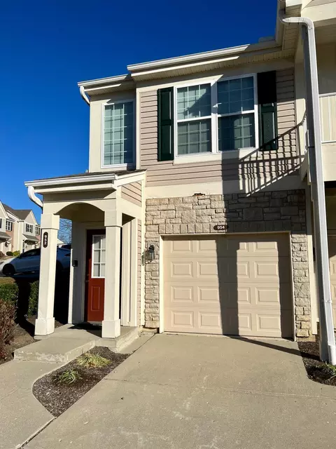 954 Crossing Pointe, Cincinnati, OH 45231 photo 2
