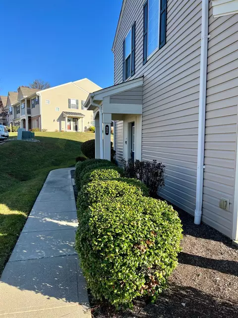 954 Crossing Pointe, Cincinnati, OH 45231 photo 3