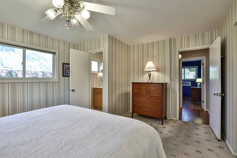 8834 Cavalier Dr, Cincinnati, OH 45231 photo 17