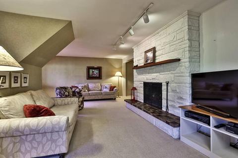 8834 Cavalier Dr, Cincinnati, OH 45231 photo 24