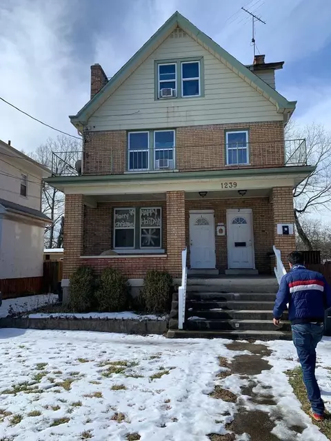 1239 Amanda Pl, Cincinnati, OH 45205 photo 1